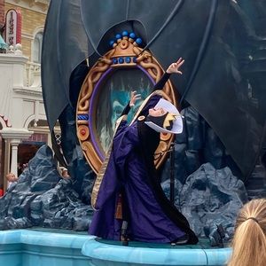 Meet your Posher, Joni